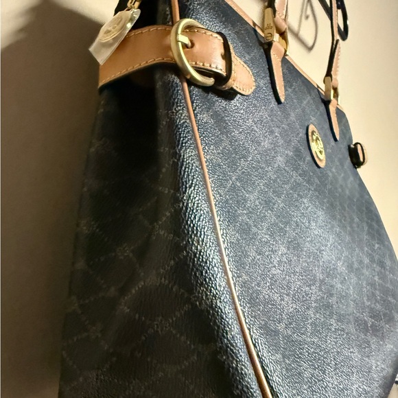 BNWOT Misty Collection Leather Purse - Picture 4 of 12